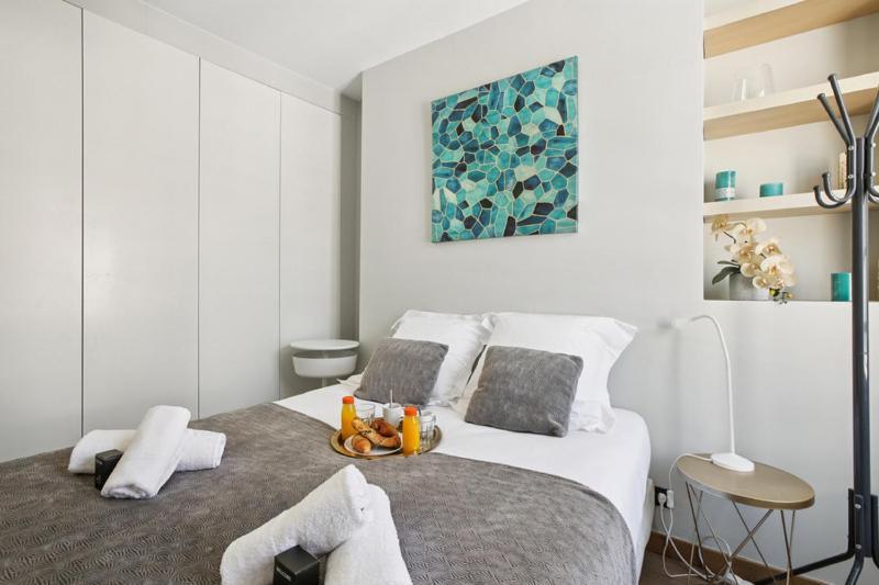 5025 Pastou4 - Lovely In * Paris
